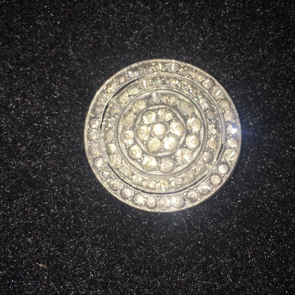 Costume pin